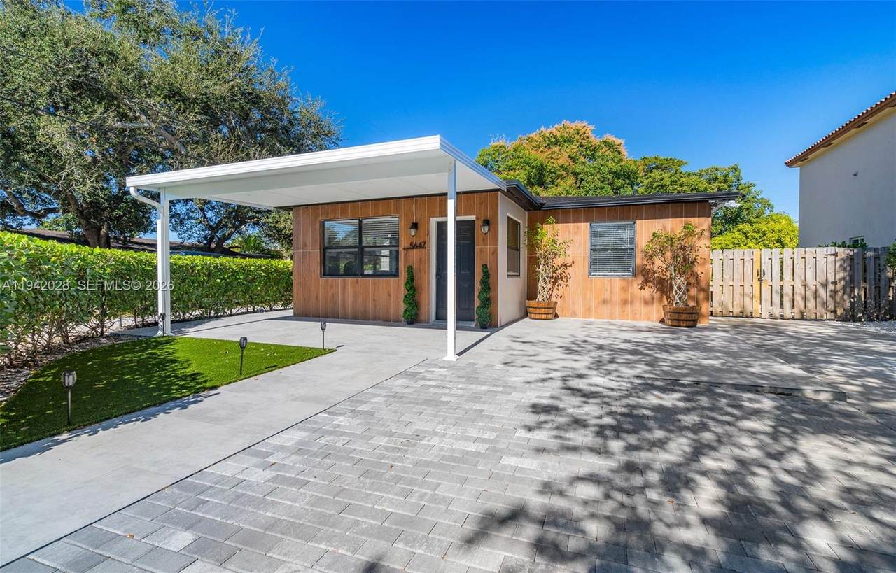 5647 Lincoln St #1-2 - Photo 1