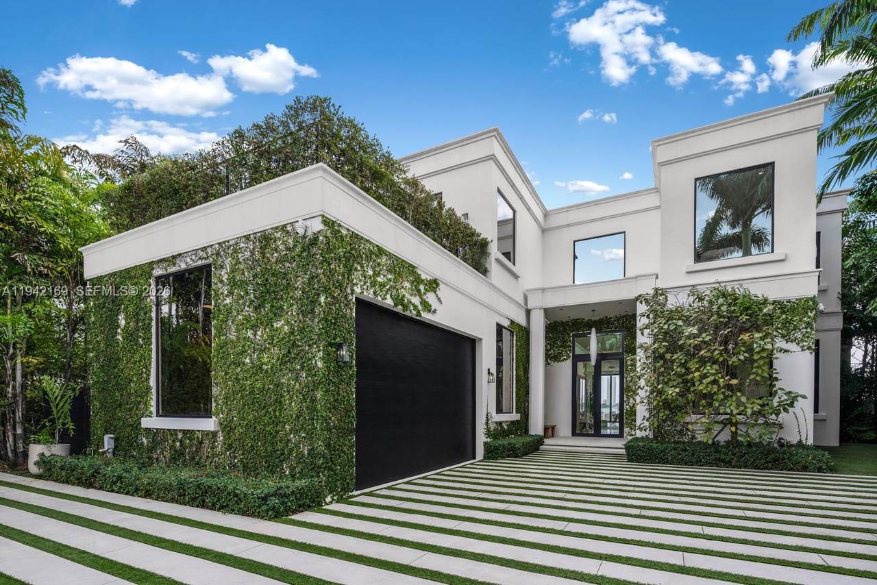 33 Dilido Dr - Photo 1