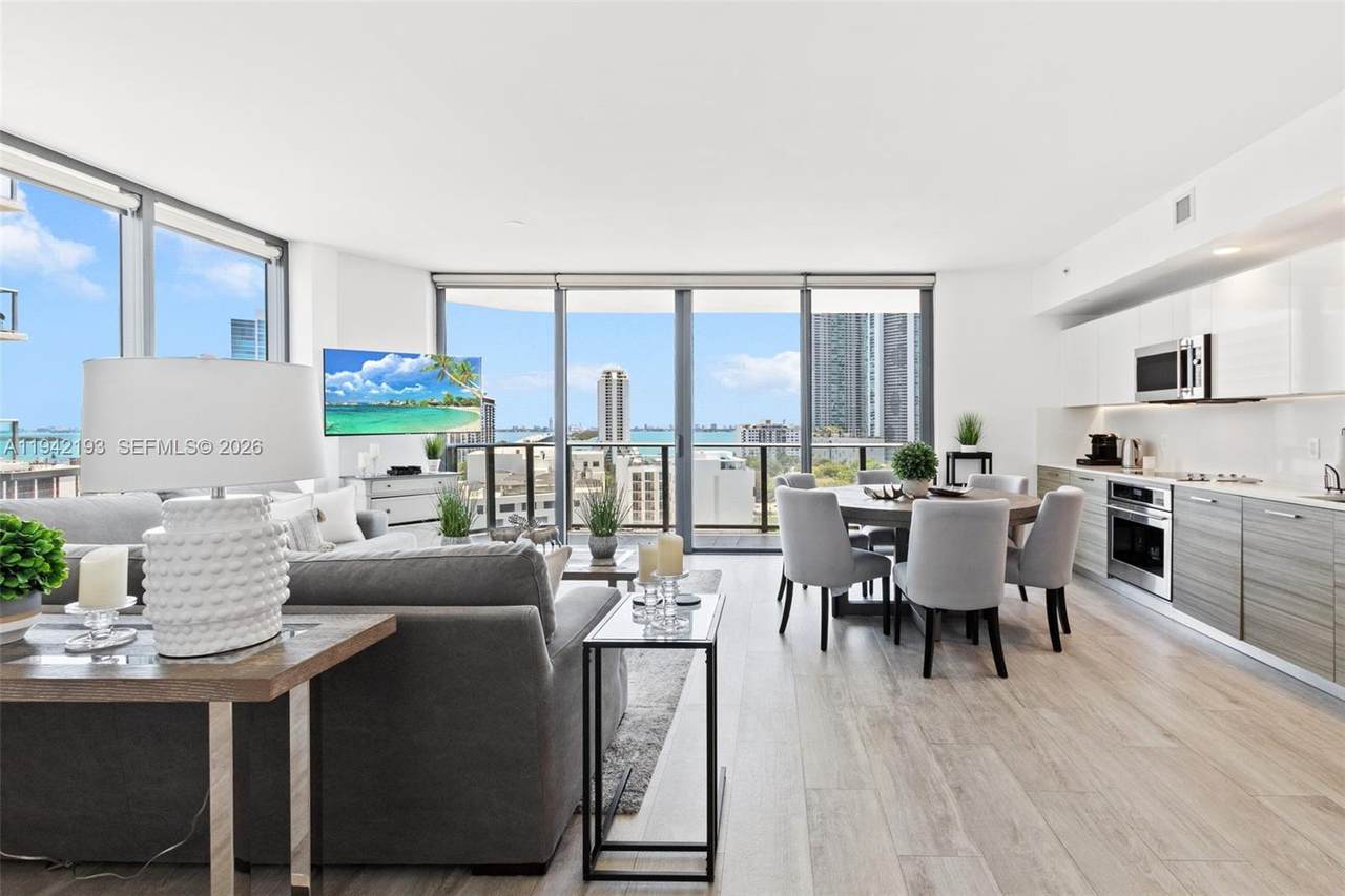 121 34th St - Photo 1