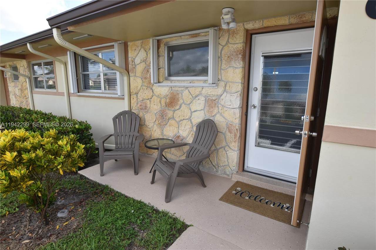 2852 Crosley Drive West - Photo 1