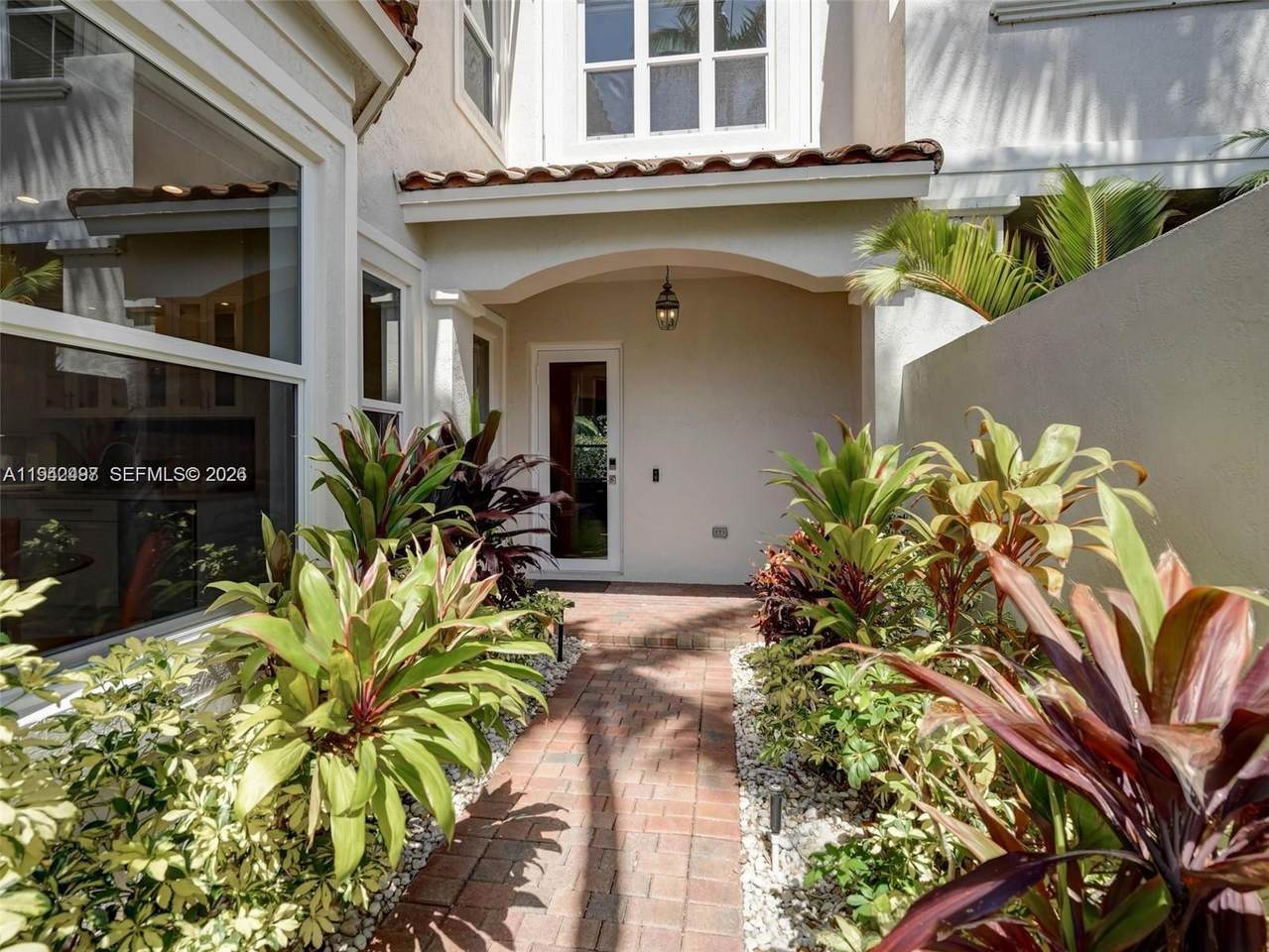 https://bt-photos.global.ssl.fastly.net/miami/1280_boomver_1_A11942497-2.jpg