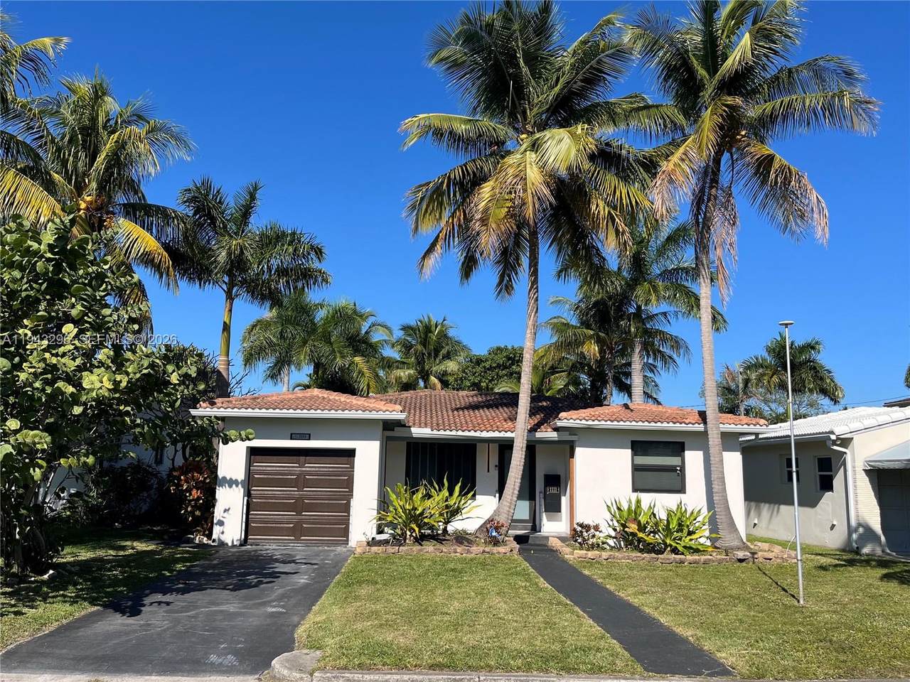 1111 Adams St - Photo 1