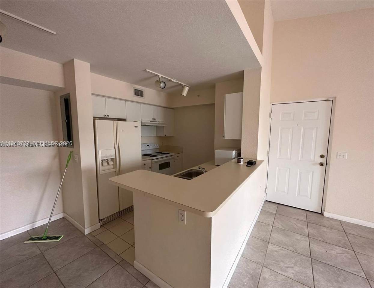 https://bt-photos.global.ssl.fastly.net/miami/1280_boomver_1_A11943783-2.jpg