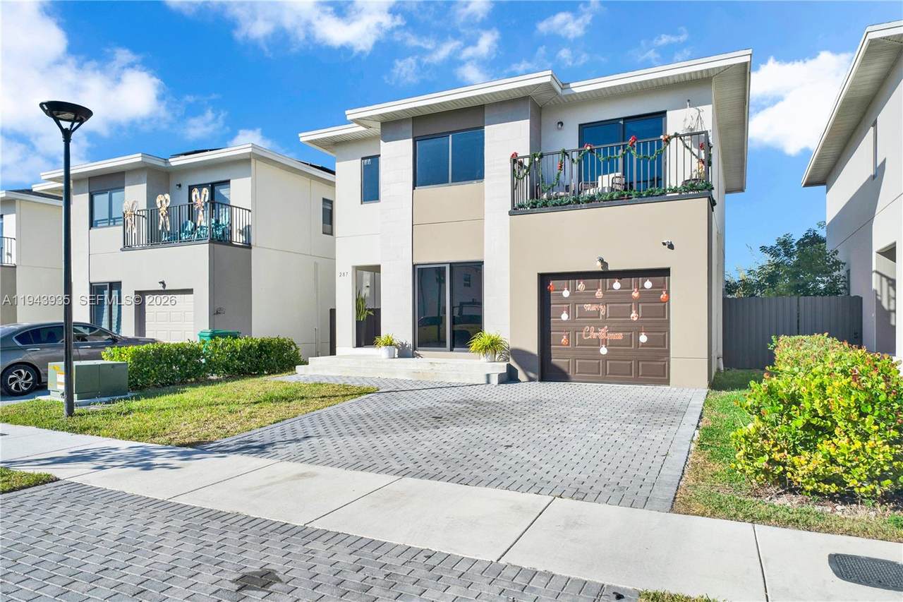 287 13th Pl - Photo 1