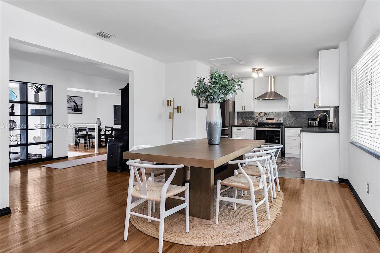 660 121st St - Photo 1