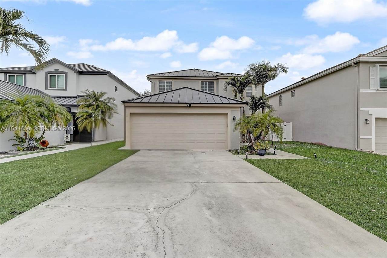 6089 Savannah Way - Photo 1