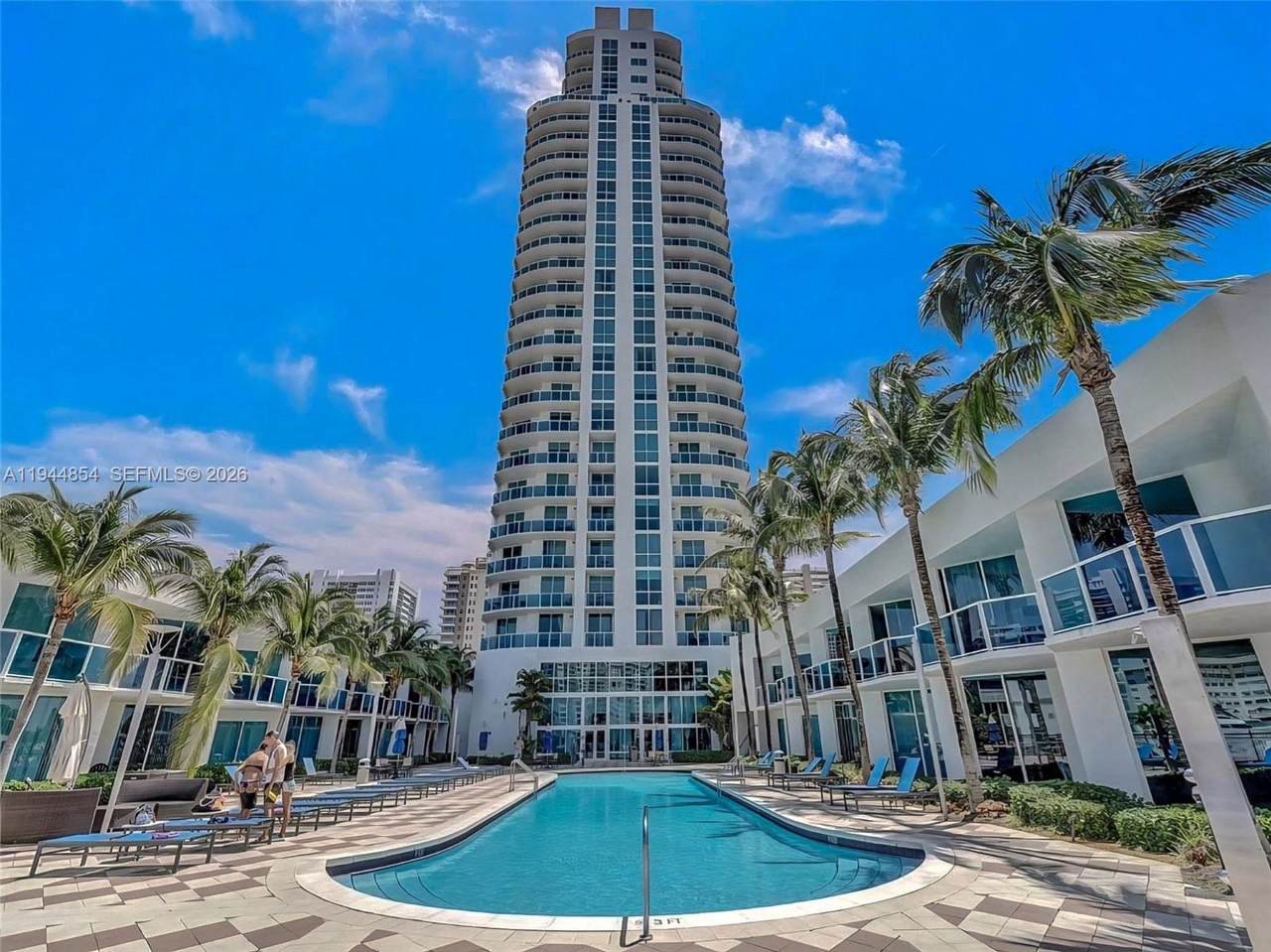 1945 Ocean Dr - Photo 1