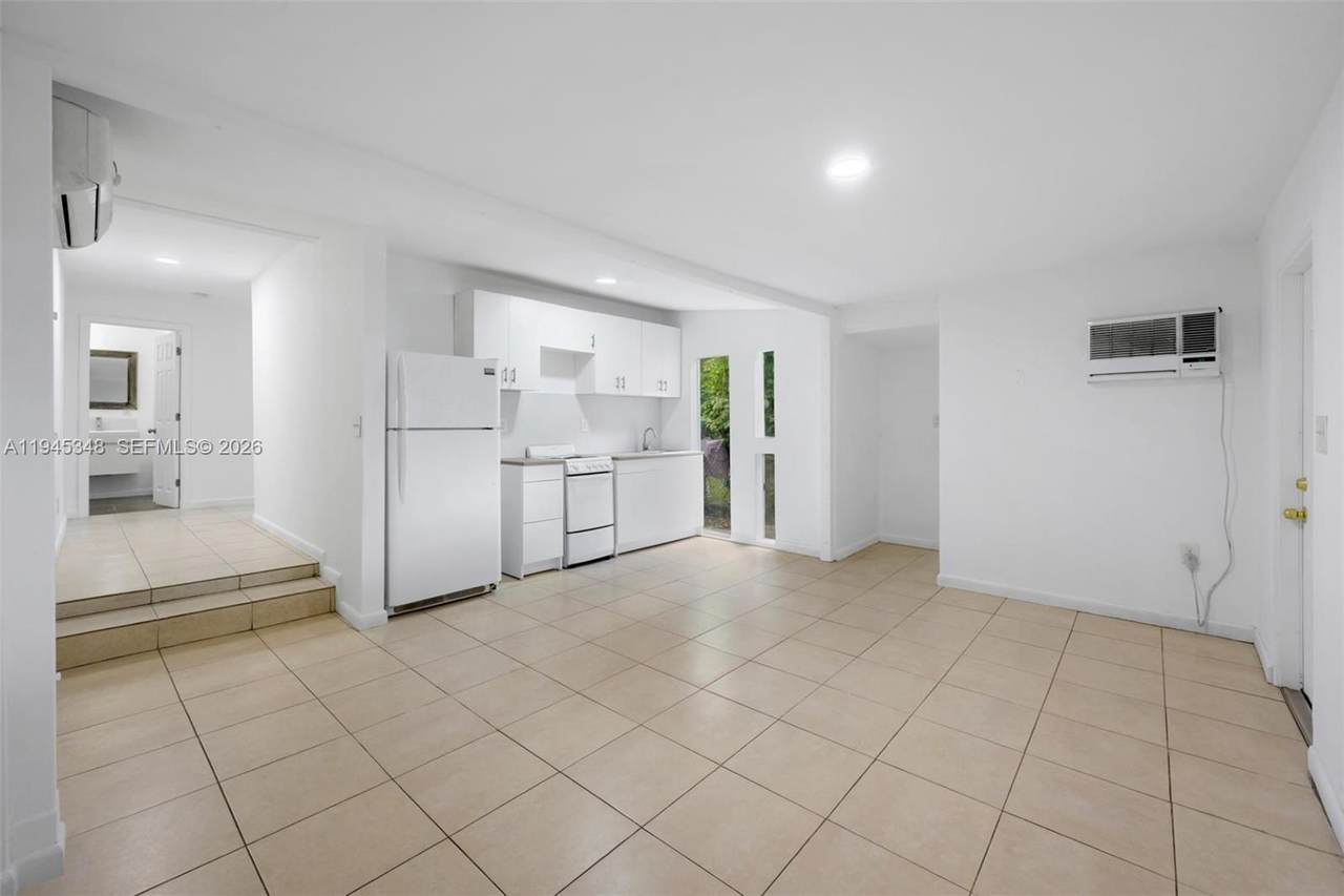 348 58th St - Photo 1