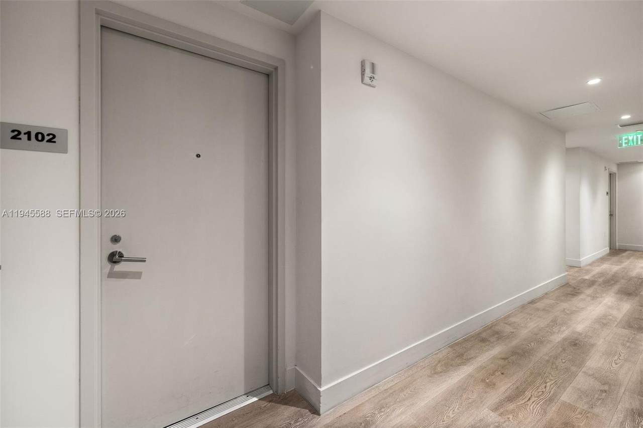 239 9th St - Photo 1