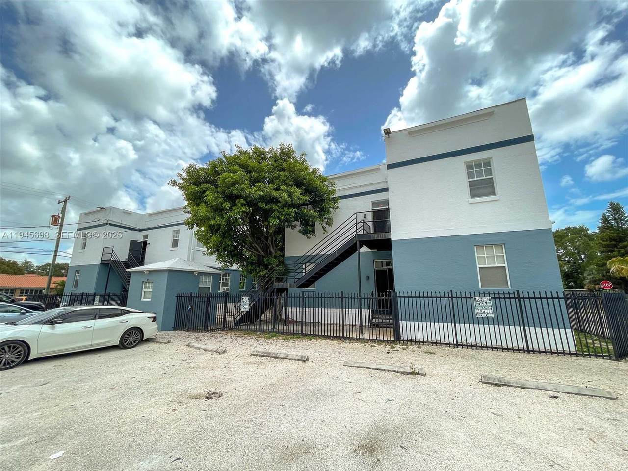 36 65th St - Photo 1