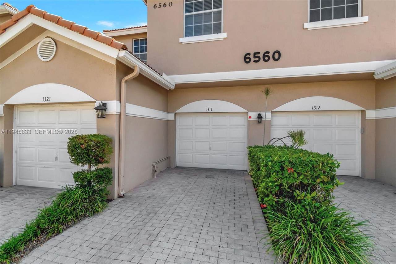 6560 Villa Sonrisa Dr - Photo 1