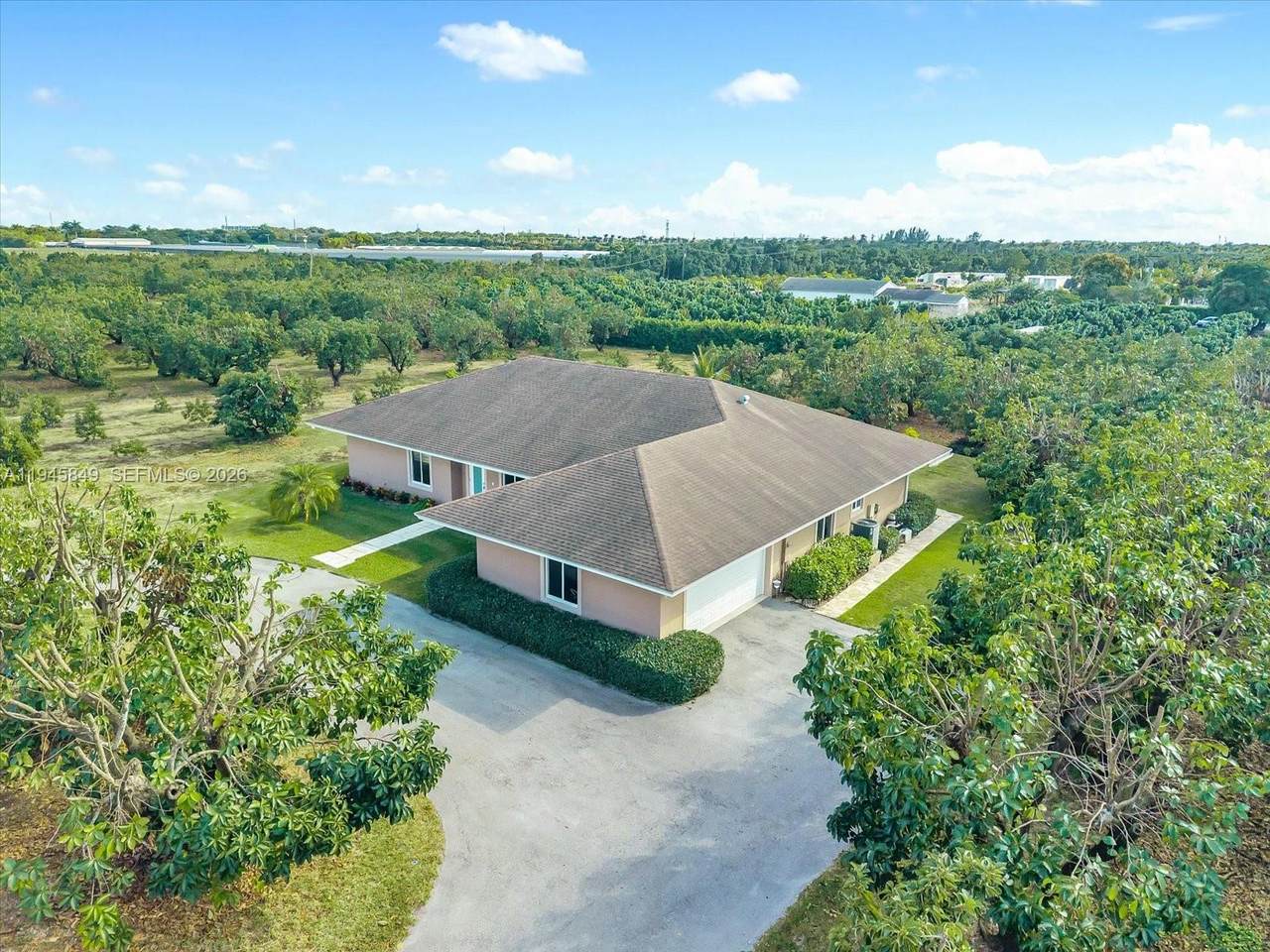 https://bt-photos.global.ssl.fastly.net/miami/1280_boomver_1_A11945849-2.jpg
