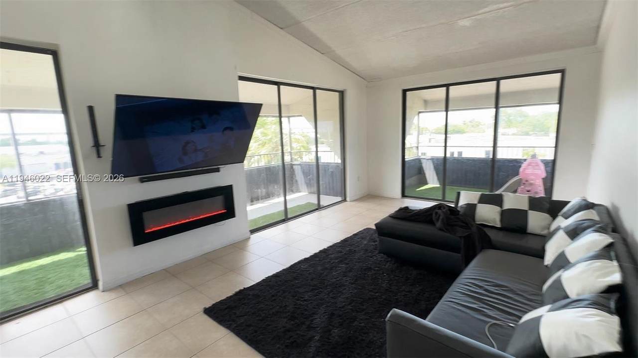 https://bt-photos.global.ssl.fastly.net/miami/1280_boomver_1_A11946022-2.jpg