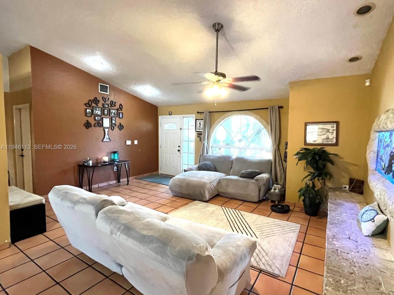 https://bt-photos.global.ssl.fastly.net/miami/1280_boomver_1_A11946113-2.jpg