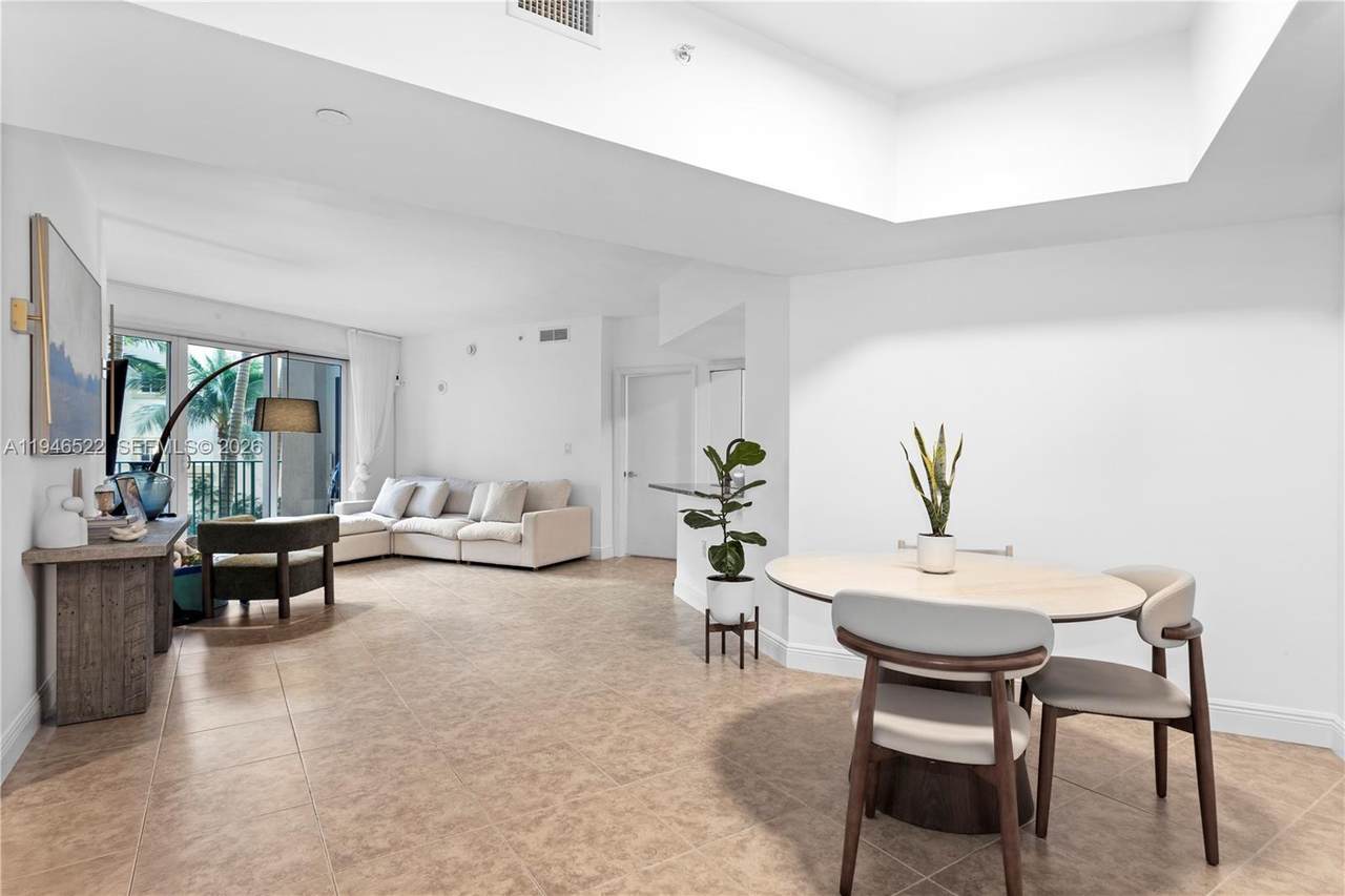 19900 Country Club Dr - Photo 1