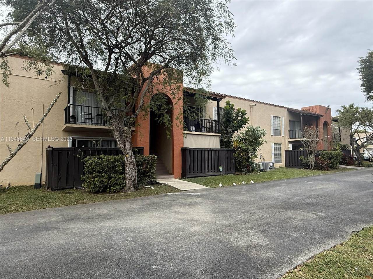 10822 Kendall Dr - Photo 1