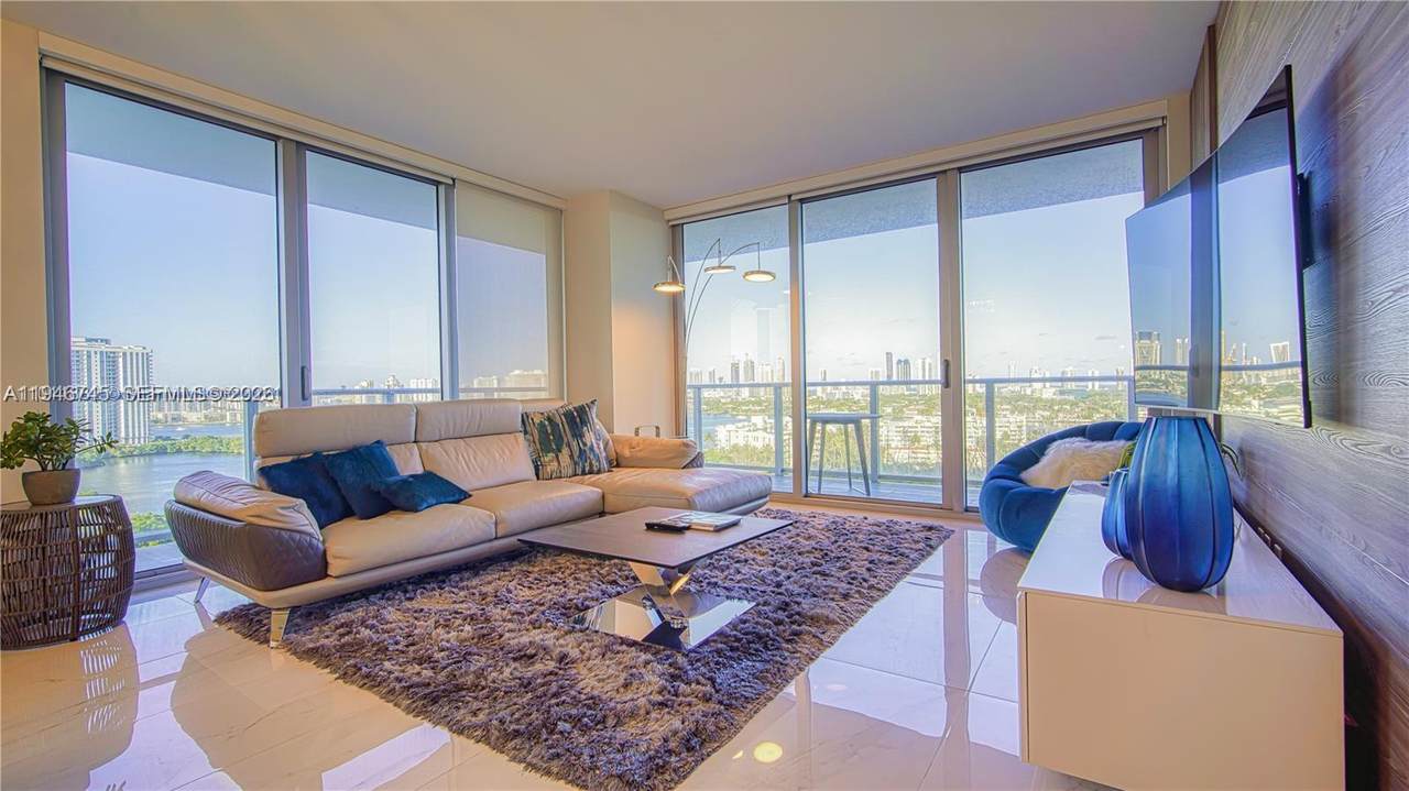 16385 Biscayne Blvd - Photo 1