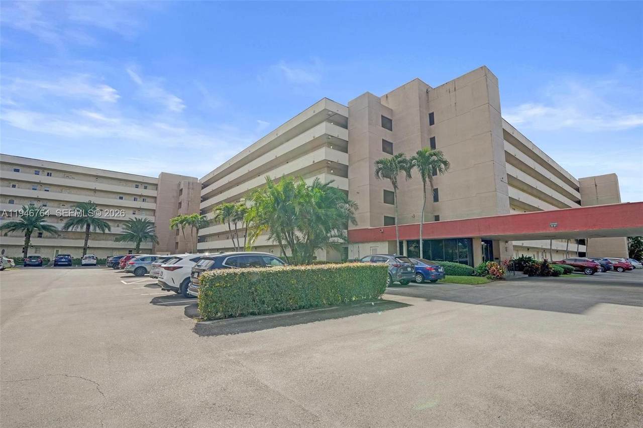 8900 Washington Blvd - Photo 1