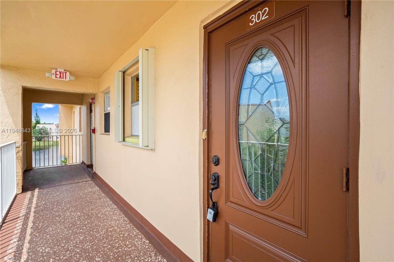 2811 Pine Island Rd - Photo 1