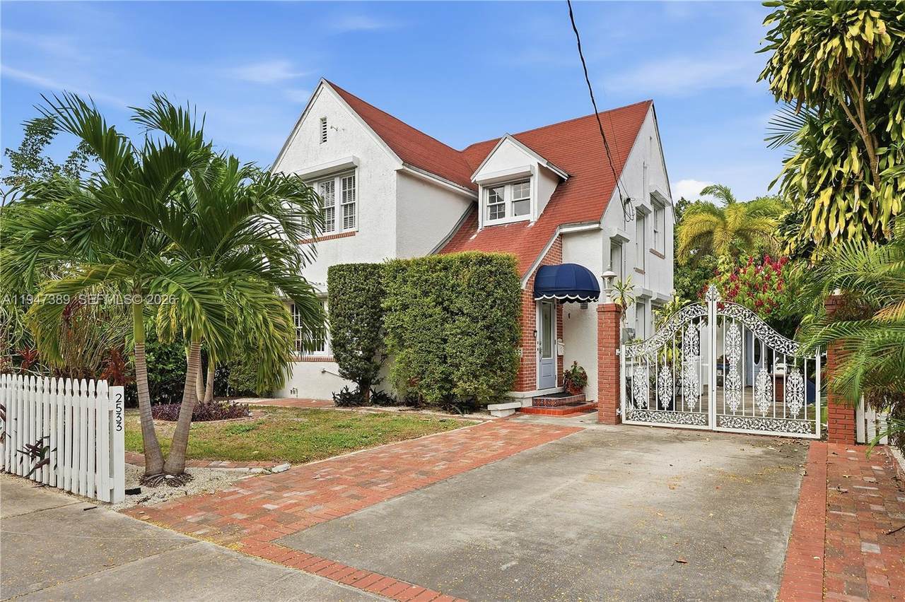 2533 5th St - Photo 1