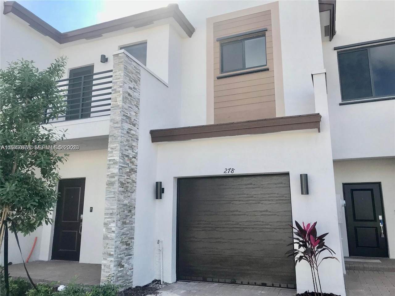 278 208th Ter - Photo 1