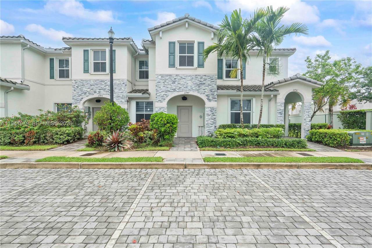 2747 15th St - Photo 1