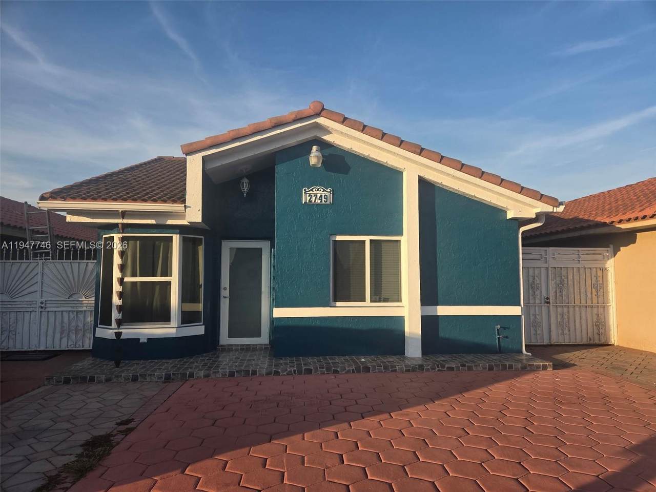 2749 73rd Pl - Photo 1