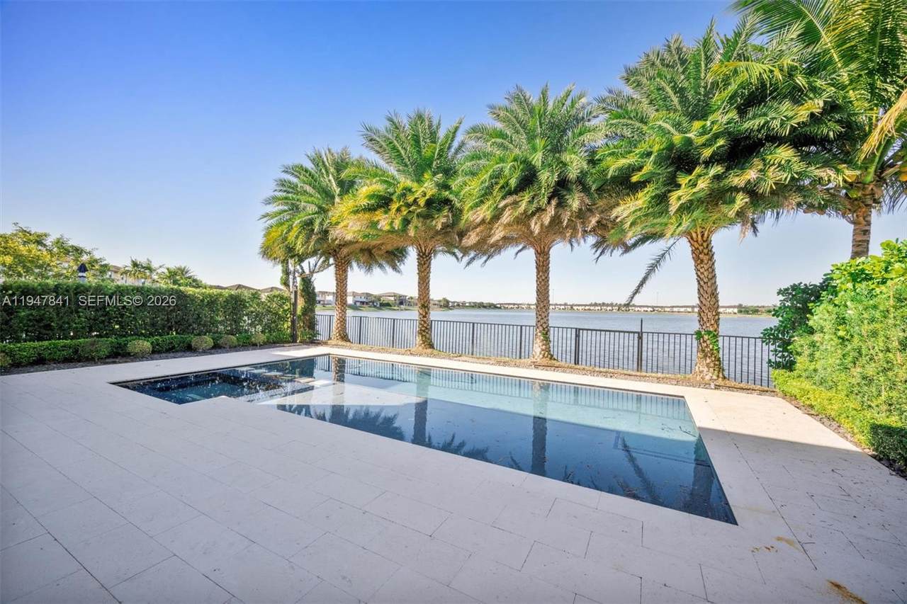 https://bt-photos.global.ssl.fastly.net/miami/1280_boomver_1_A11947841-2.jpg