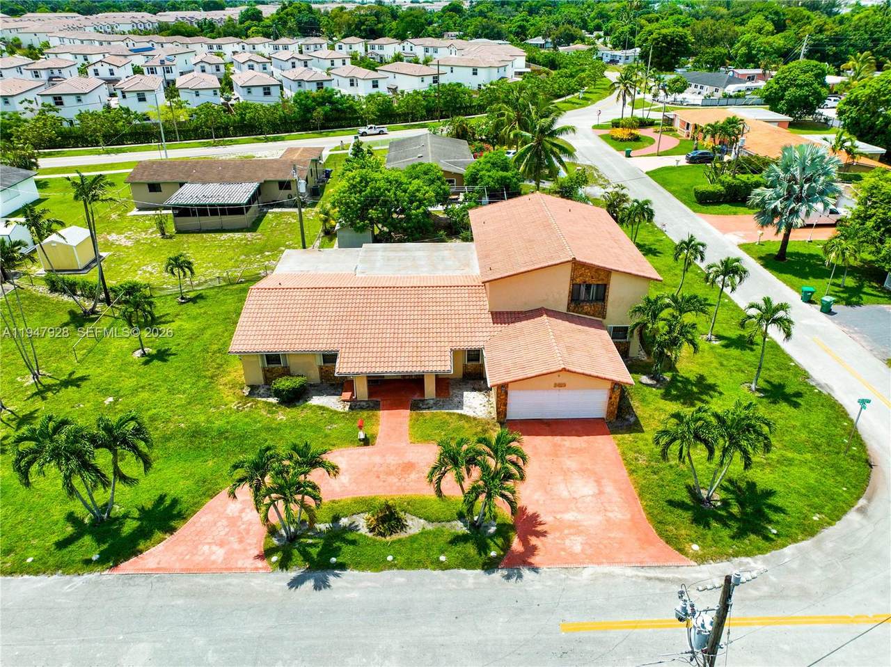https://bt-photos.global.ssl.fastly.net/miami/1280_boomver_1_A11947928-2.jpg