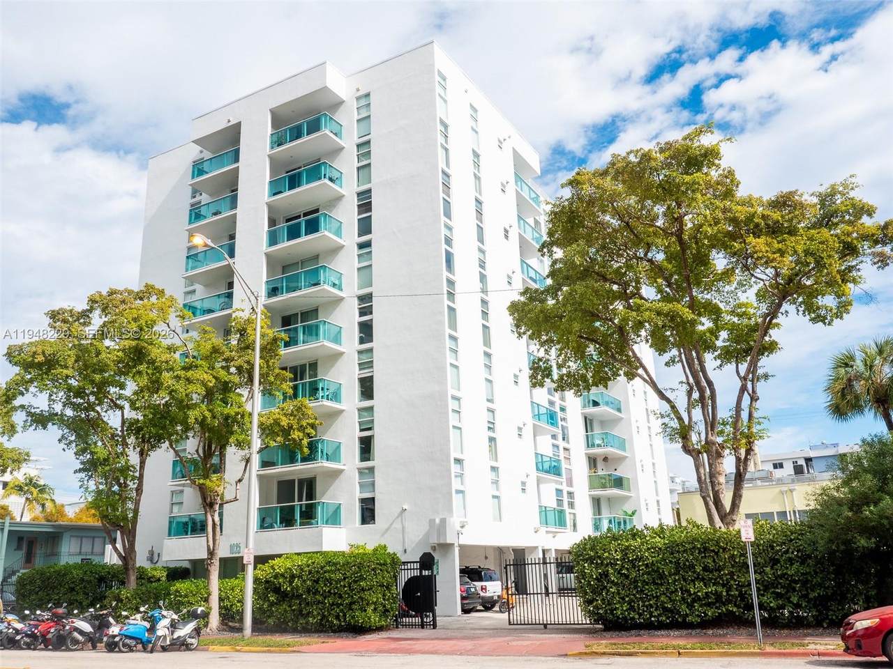 1035 West Ave - Photo 1