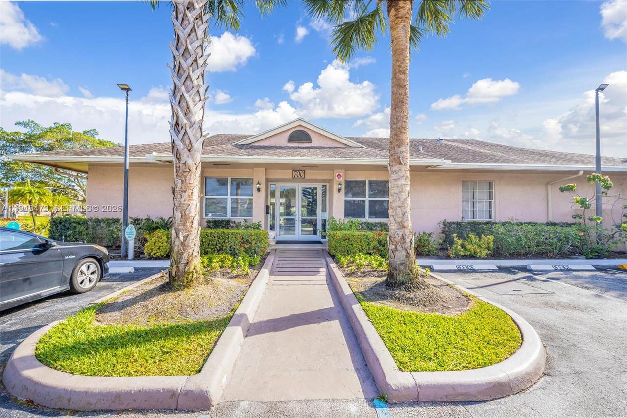 680 Cypress Club Way - Photo 1
