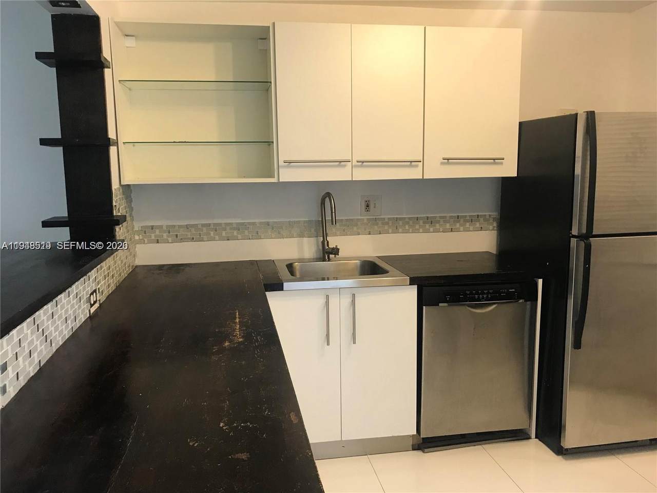 8040 Colony Cir N - Photo 1
