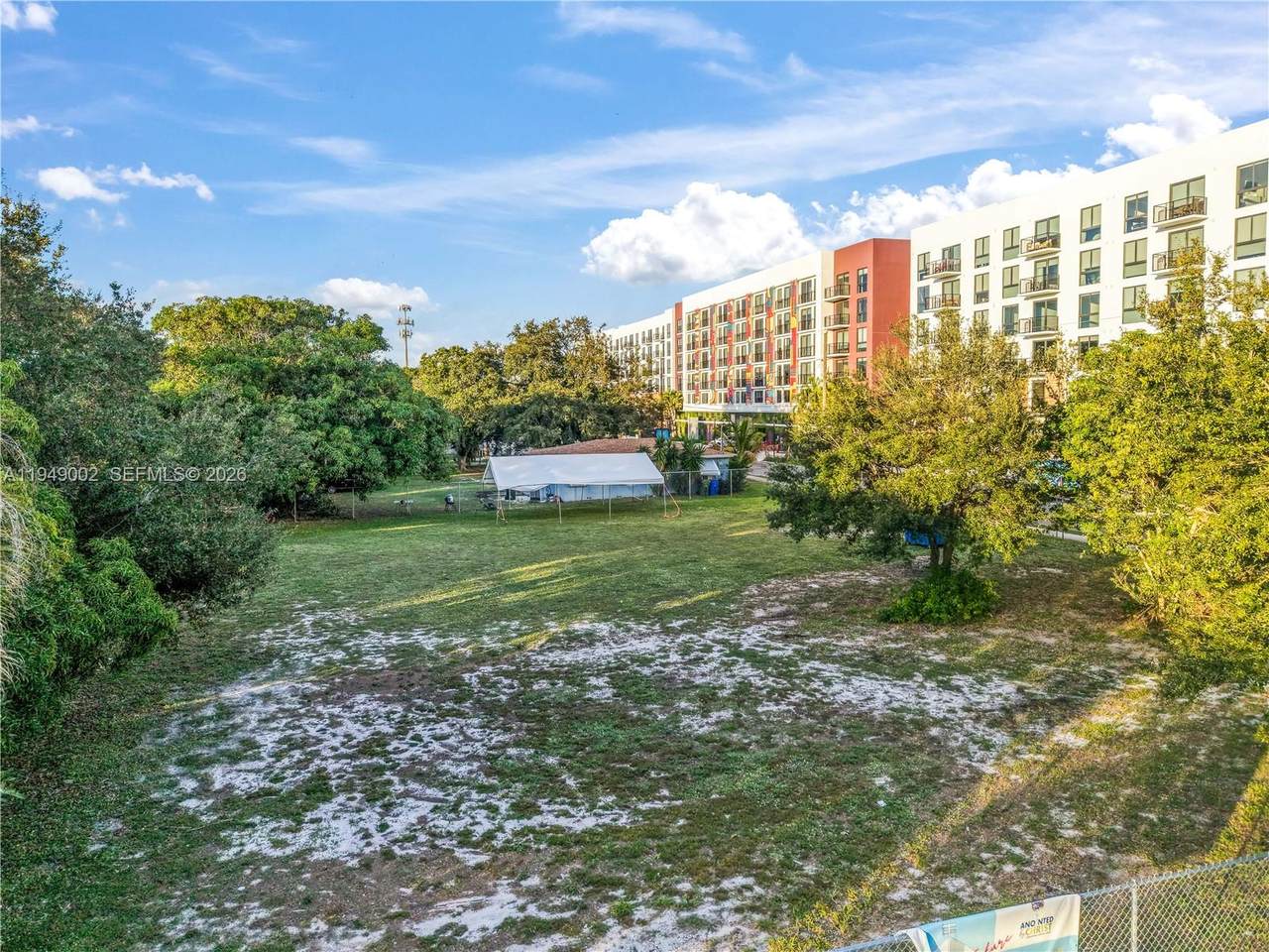 501 7th Ter - Photo 1