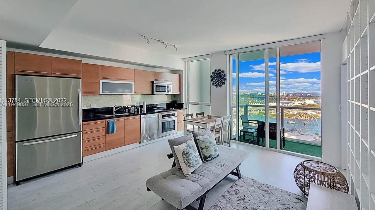 253 2nd St - Photo 1