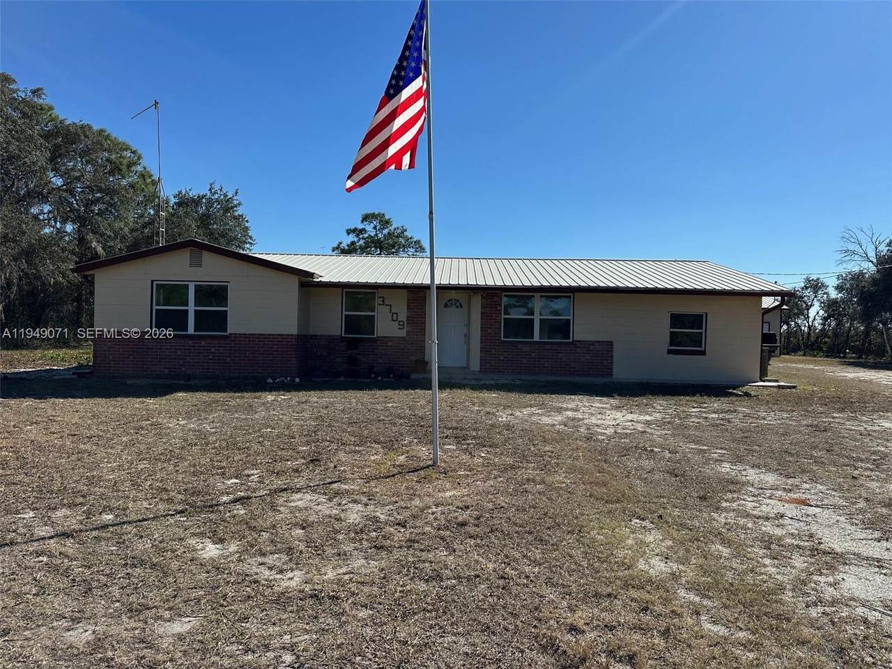 3709 Grand Concuorse - Photo 1