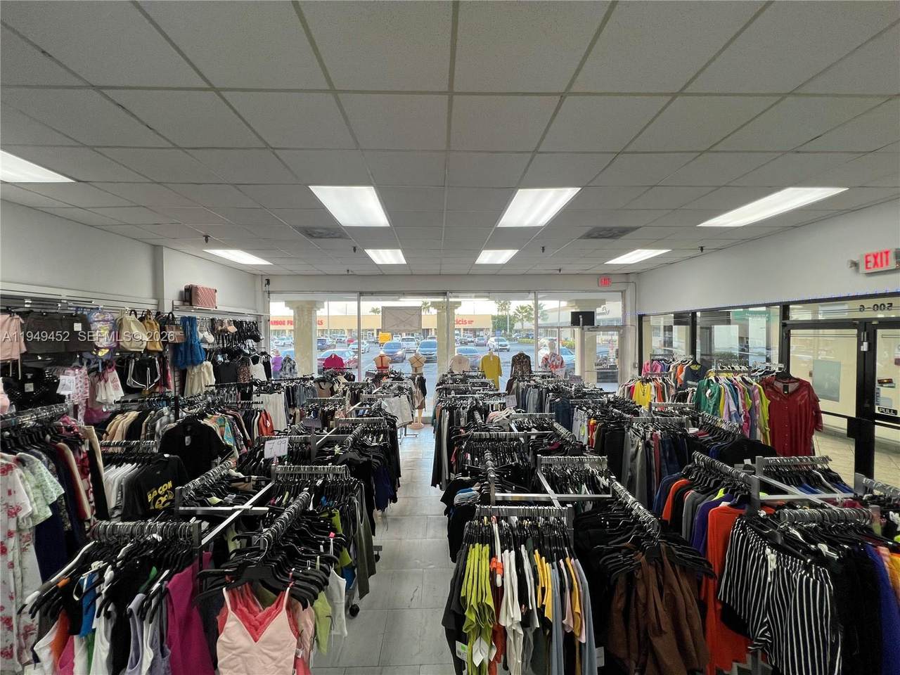 500 49th St - Photo 1