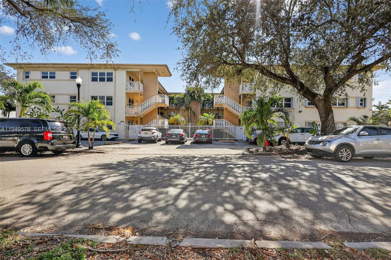 1958 Monroe St - Photo 1