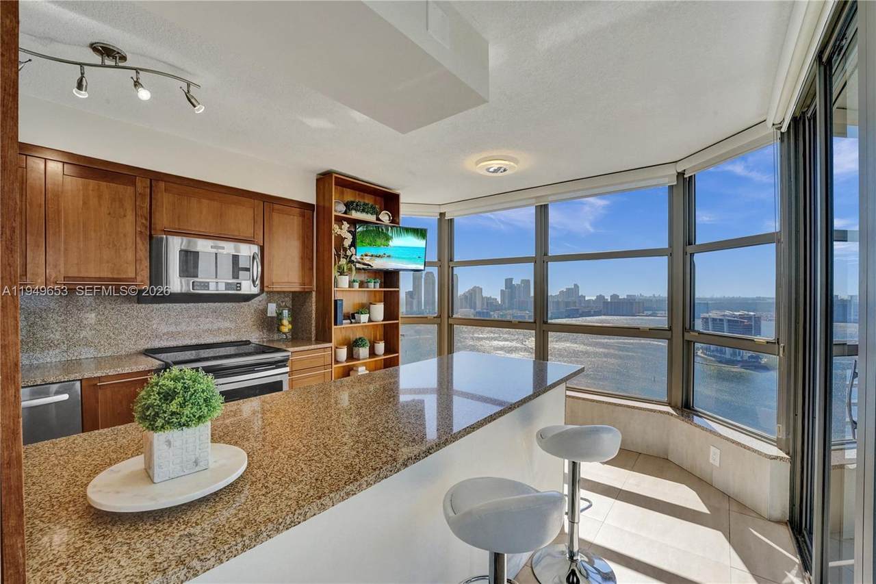 3500 Mystic Pointe Dr - Photo 1