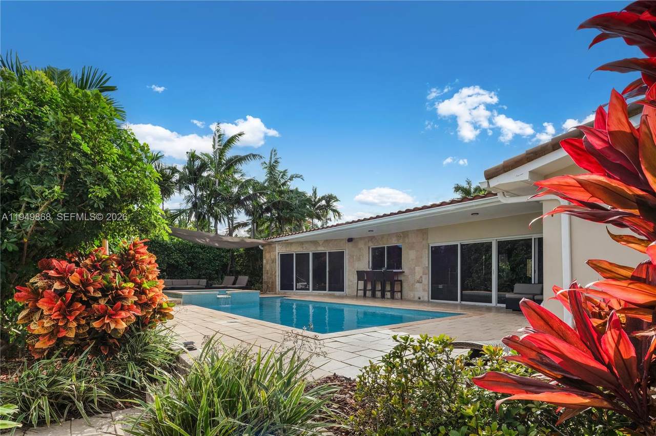 https://bt-photos.global.ssl.fastly.net/miami/1280_boomver_1_A11949868-2.jpg