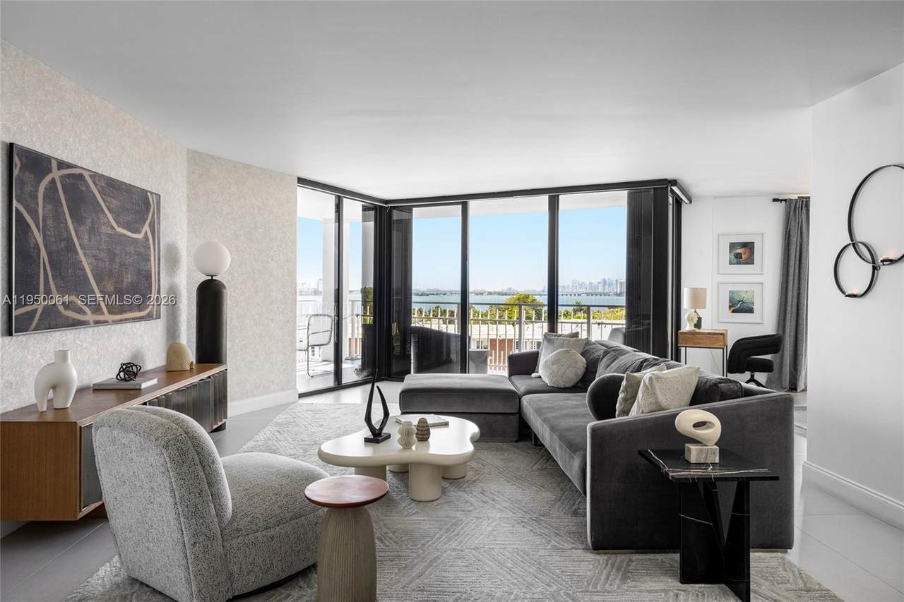 4000 Towerside Ter - Photo 1