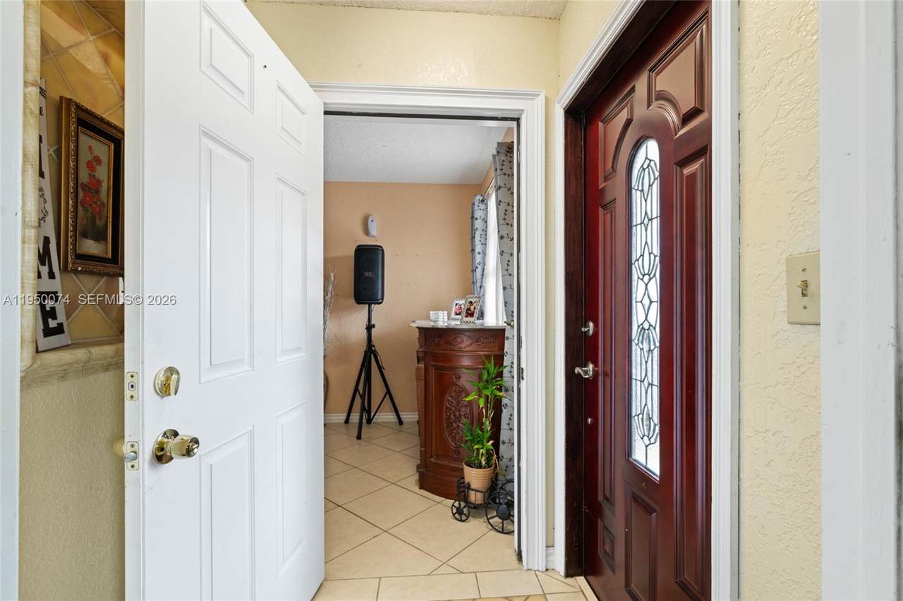 https://bt-photos.global.ssl.fastly.net/miami/1280_boomver_1_A11950074-2.jpg