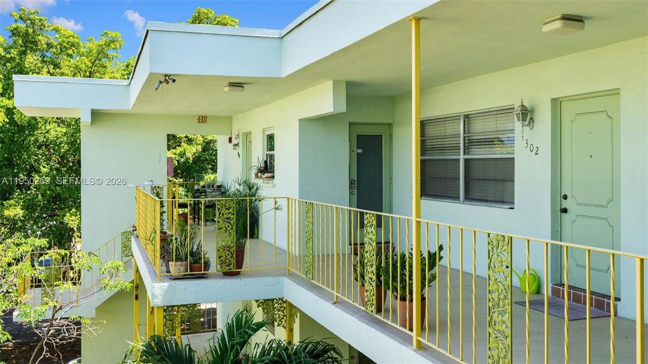 2031 Dewey St - Photo 1