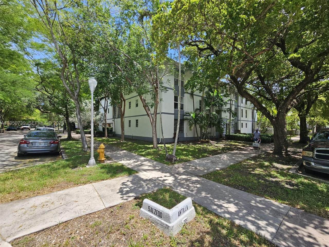 https://bt-photos.global.ssl.fastly.net/miami/1280_boomver_1_A11950739-2.jpg
