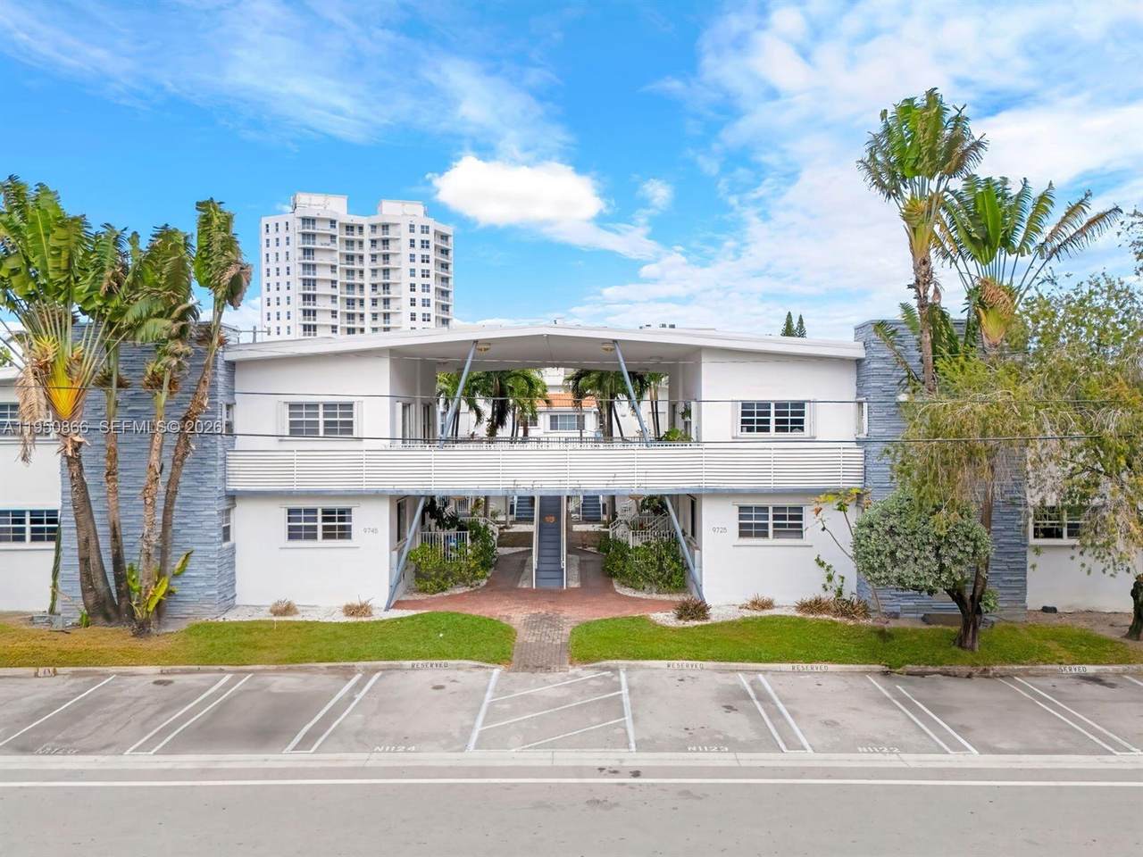 9725 Bay Harbor Ter - Photo 1