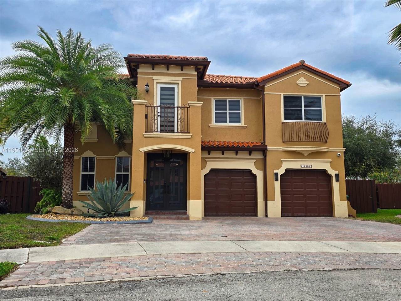 15281 26th Ter - Photo 1