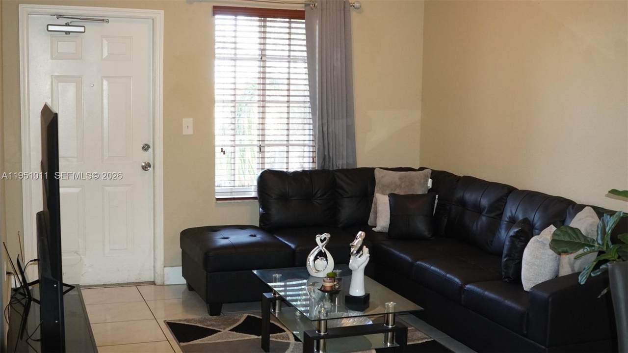 6940 179th St - Photo 1