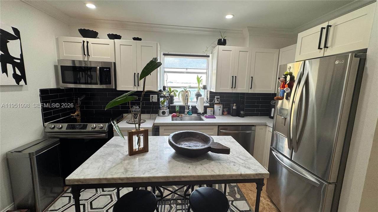 4713 7th St - Photo 1