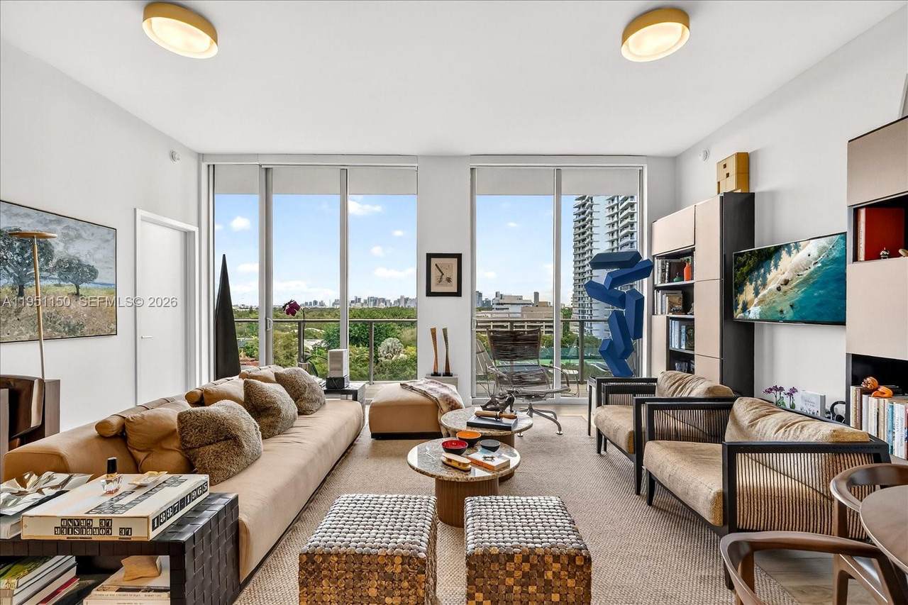 2678 Tigertail Ave - Photo 1