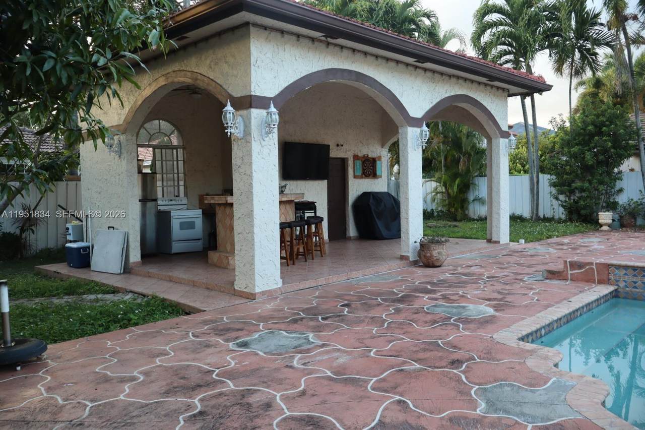 https://bt-photos.global.ssl.fastly.net/miami/1280_boomver_1_A11951834-2.jpg