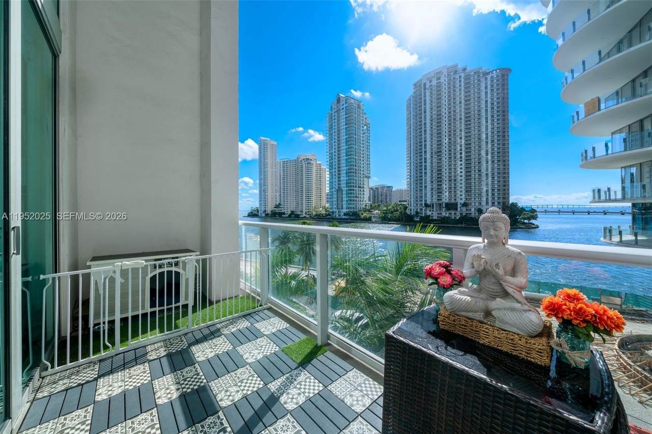 300 Biscayne Blvd - Photo 1